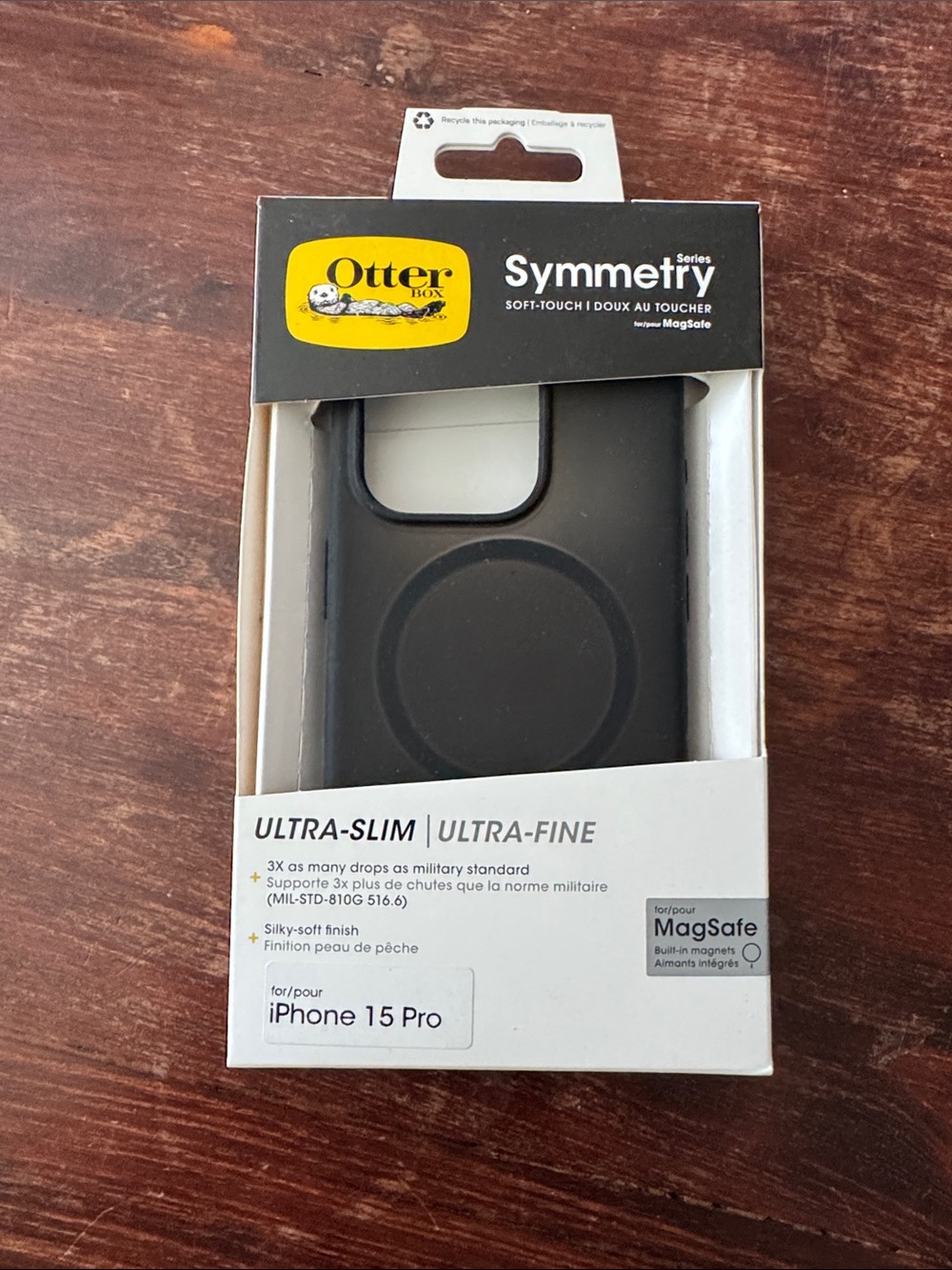OtterBox Symmetry Series Ultra-Slim MagSafe Case - Black - iPhone 15 Pro